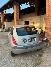 Lancia y