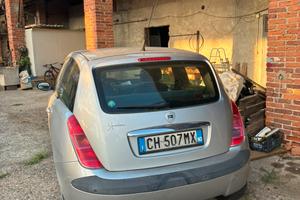 Lancia y