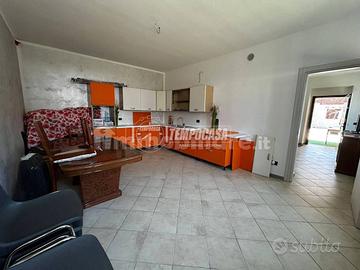 SOLUZIONE INDIPENDENTE CON GIARDINO E RUSTICO