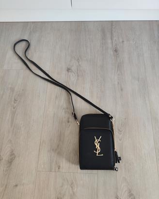 borsello unisex nero .non originale