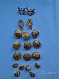 Spille e bottoni militari