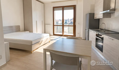 LOFT in zona CASE ROSSE-SPESE INCLUSE