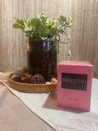 Profumo da donna Valentino born in Roma