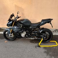 BMW S1000r