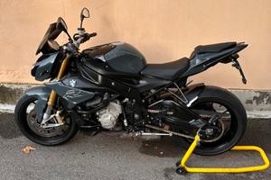 BMW S1000r