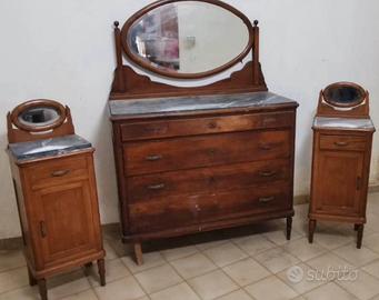 Como' e comodini antichi