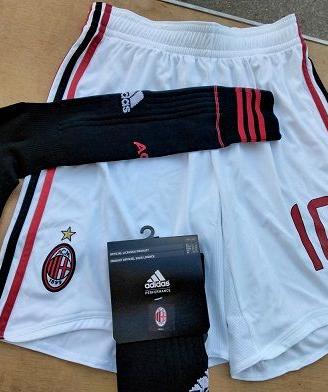 pantaloncini + calzettoni Milan Adidas NUOVi
