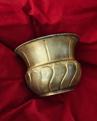 Vaso fioriera in ottone vintage lavorato 30X22 cm