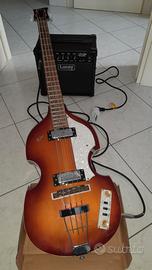 Basso elettrico Hofner con amplificatore.