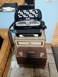 fisarmonica a botoni  marca Giulieti