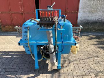 Trattore botte per trattamenti