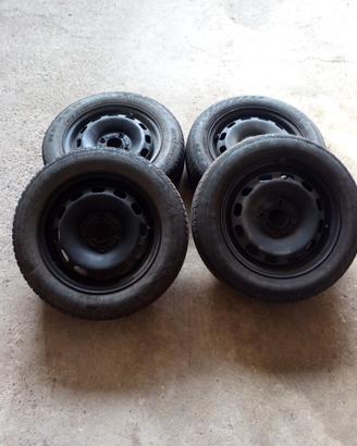gomme e cerchi da 14 per set invernale 