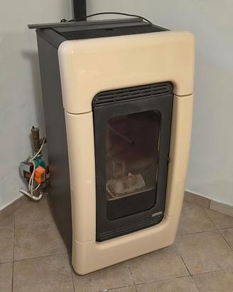 Stufa a pellet Edil Kamin Meg 25 KW