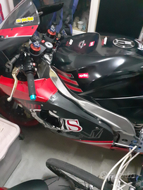 Aprilia RSV 1000 Anno 2001