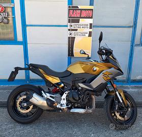 bmw F 900 xr.