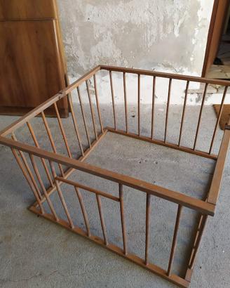 Box vintage in legno per bambini
