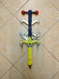 Antifurto meccanico

bloccapedali BullockExcellenc