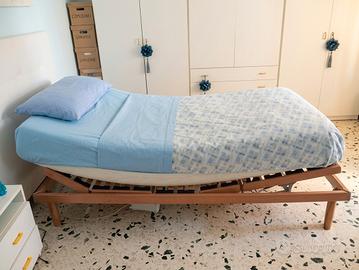 Letto sanitario motorizzato con materasso
