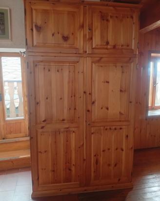 Armadio legno di pino