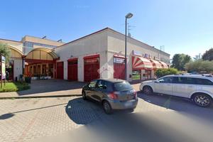 NEGOZIO A LANDRIANO