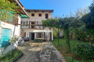 CASA SEMINDIPENDENTE A MAGNANO