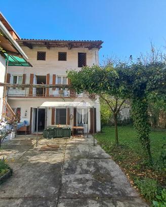 CASA SEMINDIPENDENTE A MAGNANO