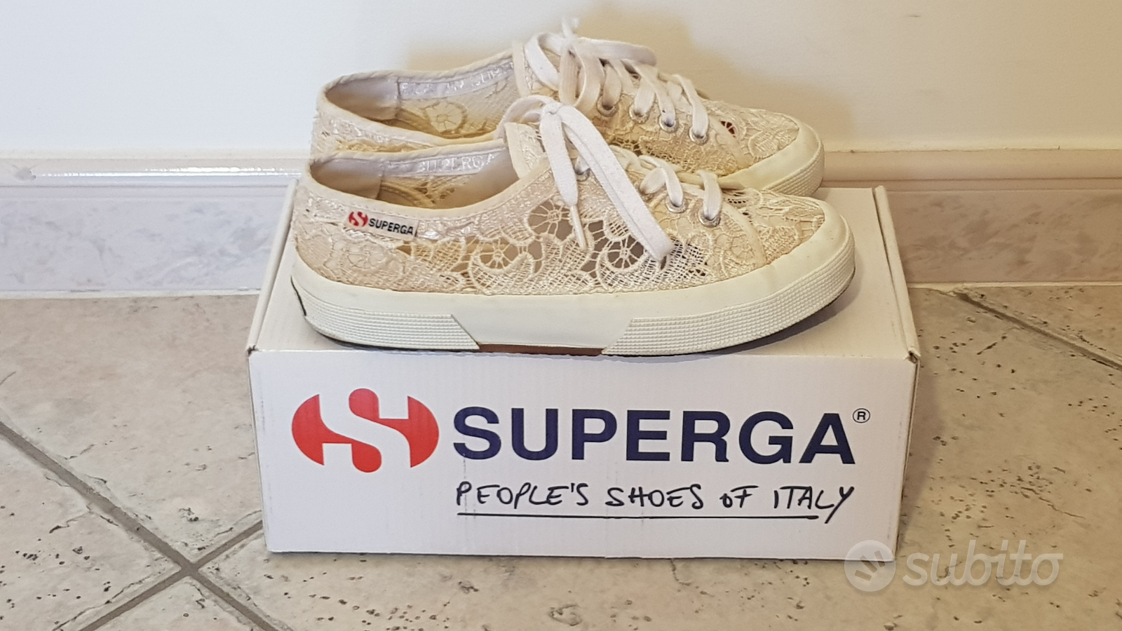 Scarpe superga outlet ingiallite