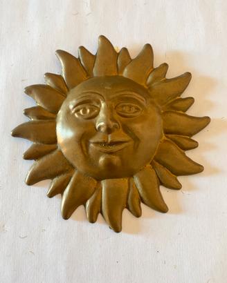 Sole fa parete in metallo