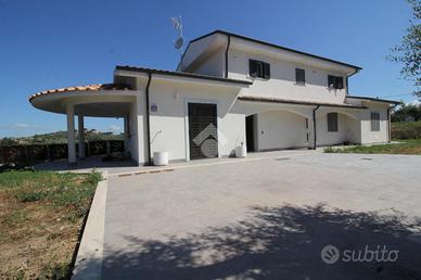 VILLA SINGOLA A MENTANA