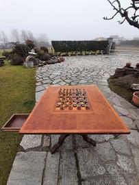 Tavolo in legno da scacchi