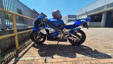 Yamaha R1 