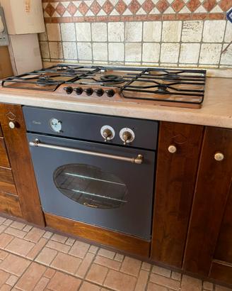 Cucina noce compinibile