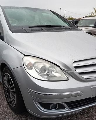 RICAMBI MERCEDES-BENZ B 200 ANNO 2006
