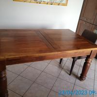 Tavolo anticato 