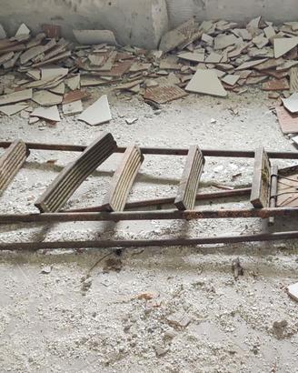 Piastrelle e Gradini rotti