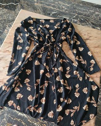 Vestito estivo con stampe floreali 