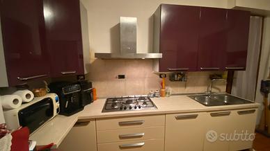 Cucina moderna laccata color. Borgogna / Crema