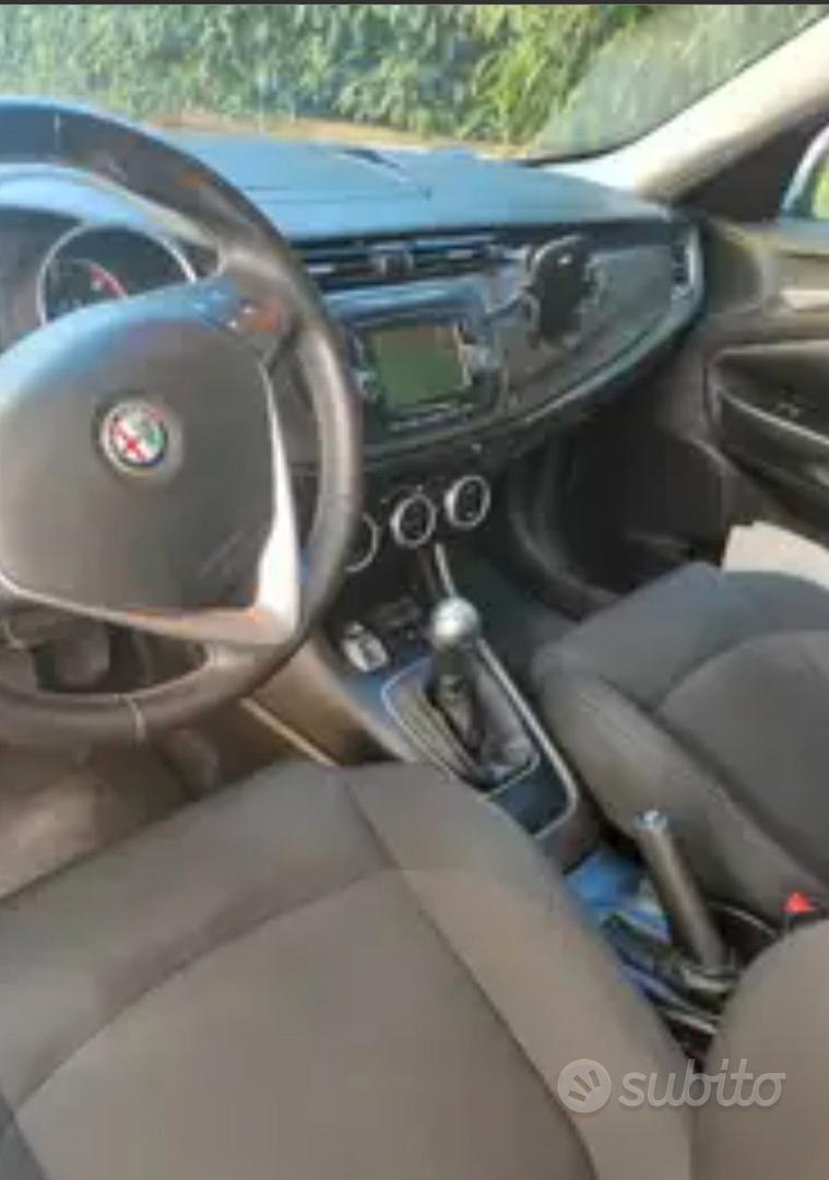 Alfa Romeo Giulietta 2015 photo 5