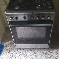 cucina a gas 4 fornelli con forno smeg come nuova