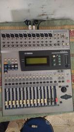 Mixer digitale Yamaha 01V