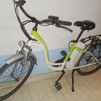 Bicicletta elettrica da 26 " pronta all'uso