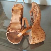 Sandali con zeppa in sughero e lacci in cuoio