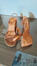 Sandali con zeppa in sughero e lacci in cuoio