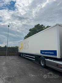 Semirimorchio furgonato due assi