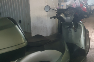 Aprilia scarabeo 200