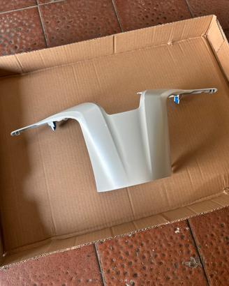 Carena cornice contachilometri  honda  sh 350
