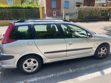 Peugeot 206 anno 2003 1.4 benzina