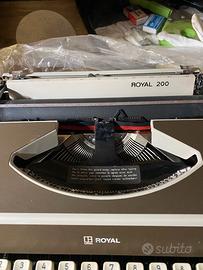 Macchina da scrivere Royal 200
