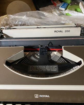 Macchina da scrivere Royal 200