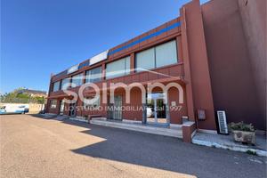 Capannone Commerciale - Elmas